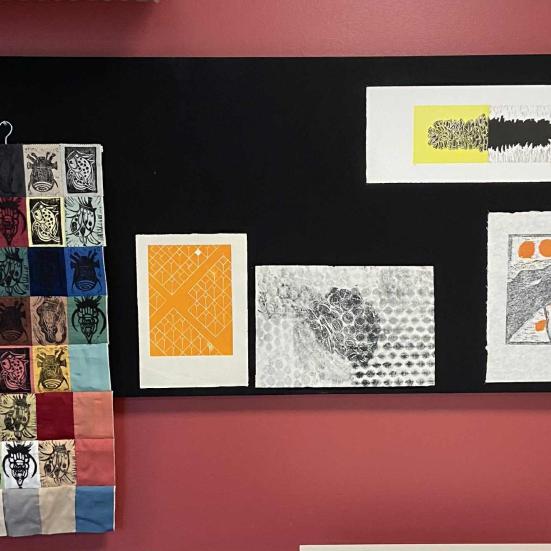 Majbritt Birk Kristensen og Alexandra Lundbergh udstiller linoleumstryk