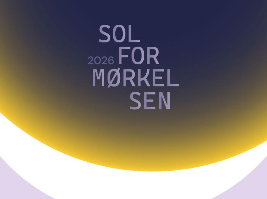 Delvis solformørkelse i Danmark En solformørkelse sker, når månen bevæger sig ind foran solen på himlen. På jorden kan vi opleve en total solformørkelse hver 18. måned. Den 12. august er solformørkelsen total i Østgrønland, på Island og i Spanien, mens vi i Danmark vil opleve, at 80-86 % af solens skive bliver dækket af månen – det, som kaldes for en delvis solformørkelse. Vi skal vente helt til 2048, før vi kan opleve en lige så kraftig solformørkelse i Danmark. Helt briller på biblioteket Fra mandag d. 10